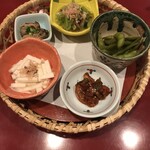 ニュー新橋ビル 牡蠣入レ時 - コースの初っ端から豪勢な5品