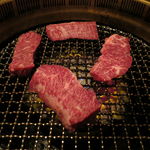 SATOブリアン - 鹿児島の黒毛和牛のハラミ、にんにくたまり醤油かスパイスで2