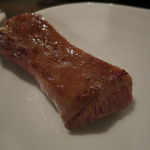 SATOブリアン - 鹿児島の黒毛和牛のタン元4