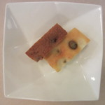 マジカメンテ ビバッコ - セミドライ巨峰と旬豆を使った2種の自家製パン