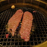 SATOブリアン - 鹿児島の北薩摩牛のイチボ 山葵醤油で、カメノコウ（赤身） つけだれで3