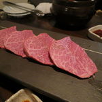 SATOブリアン - 宮崎牛のヒレのすき焼き、にんにくたまり醤油と長崎の雲仙の卵で1