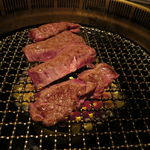 SATOブリアン - 鹿児島の黒毛和牛のハラミ、にんにくたまり醤油かスパイスで3