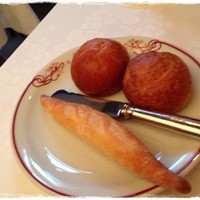 マダム・トキ - パンは籠の中からチョイス（バケット・ブリュオッシュ・全粒粉パン）
