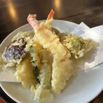 蕎麦 阿き津 - 天ぷら。どれも美味しい。