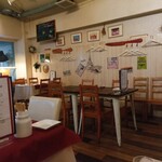 ビストロ イヴローニュ - 店内