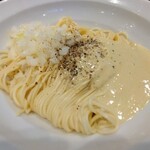 麺処 にぼし香 菊名店 - 浅利とガーリックバターの和え玉。麺にコシがあり味がしっかりついていて美味しい。