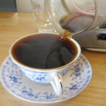 壱弐参 CAFE - 満杯に注いでくれるコーヒーはホンジュラス
