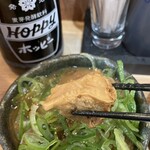 大衆立飲 もつ刺 すずき - こんなのがゴロゴロ入っちょる　やわらかーい