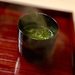 片折 - ⑩アオサ、ギバサの味噌汁
      〜仕事で秋田によく伺っていた際に頂いたギバサの味噌汁は瀞みがあり、一時品薄となった人気の具材。