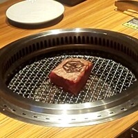YAKINIKU 安萬LABO - 大人のローストビーフ（焼き中）