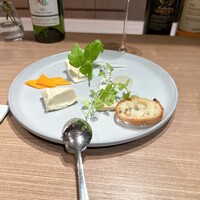 Akihisa Handa - ニセコチーズ工房  チーズ3種＠1,900円（税込）