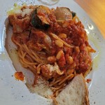 イタリア食堂ジュン - 具材を大きくカットされていて食べごたえがあり
