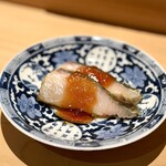 匠 進吾 - 鰆の昆布〆　ぽん酢ジュレ。
      ふんわりと柔らかい鰆。ぽん酢のジュレも、とても美味しくて、これは万能です。