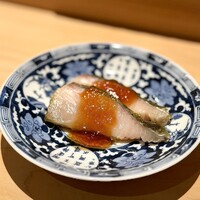 匠 進吾 - 鰆の昆布〆　ぽん酢ジュレ。
                    ふんわりと柔らかい鰆。ぽん酢のジュレも、とても美味しくて、これは万能です。
