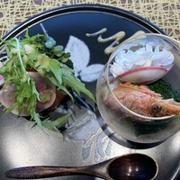 カジュアルフレンチ　アミー - カブと豆乳のムース・季節野菜のテリーヌ・サーモンのマリネ サラダ仕立て