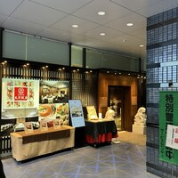 天津飯店 本店 - わかりやすい入り口