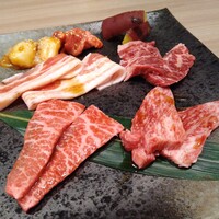 近江うし 焼肉 にくTATSU 青山本店 - 