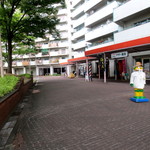 壬生坊城第2団地1号棟にて。