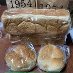 1954 Fukuoka - 食パンとブール!?    食パン ちょっとつぶれてた