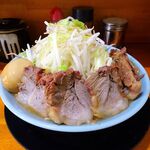 ラーメン 盛太郎 - チャーシュー麺　1,100円（野菜マシマシ、薄味）