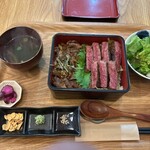 鉄板肉食堂 日々 - 黒毛和牛二色重