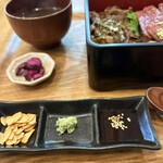鉄板肉食堂 日々 - 調味料