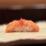 鎌倉 以ず美 - 握り　赤貝