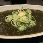 居酒屋 勇旬 いか太郎 - 岩のり豆腐(880円)
      →初めて食べるメニュー。岩のりの風味が強く薄味ではありませんが、不思議とヘルシーな味わい