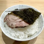 三ん寅 - バラチャーシューと海苔で！