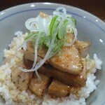 らあめん サンド - 炙りチャーシュー丼（アップ）