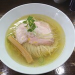 らあめん サンド - 比内地鶏とシャモロックの塩らあめん