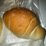 こむぎの杜ブンブン - 塩バターロール 173円