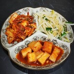 焼肉 済州 - 無料サービスのキムチ