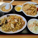 蓬莱閣 - 焼きそば定食（焼き飯に変更）