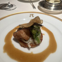 アピシウス - 黒トリュフとじゃが芋、玉葱、ベーコン、リー・ド・ヴォーのサンドウィッチ仕立て