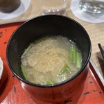 道後 海舟 - 留椀：麦味噌汁（梶田商店）　松山揚げ、原木椎茸（中山町）、新物めかぶ