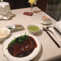 中国飯店 市ヶ谷店 - サービスランチ　豚バラ肉の醤油煮込み