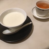 中国飯店 市ヶ谷店 - サービスランチ　杏仁豆腐