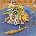 ドゥ・クルール - ヨコワまぐろのスモーク黒オリーブと梅ソース