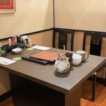 濃厚水炊き かぐら - テーブル席