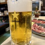 味道苑 - 生ビール（ジョッキ）はサッポロ黒ラベル樽生