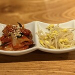 鶏焼肉のんき - キムチとナムルのおつまみ