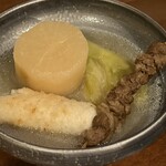 居酒屋 黒電話 - 牛だしおでん
大根385円、きりたんぽ418円、焼きナス330円、牛すじ385円