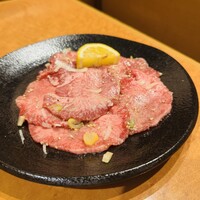 ホルモン焼肉 富や 栄店 - 
