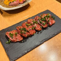 ホルモン焼肉 富や 栄店 - 