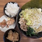 壱角家 - トッピングうずら100円、トッピングメンマ100円、唐揚げセット350円