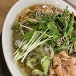 麺や 七彩 - かいわれ大根