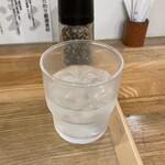 麺や 七彩 - お水