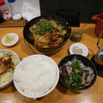 鶏豚ちゃん ろっか - ホルモン焼き+定食セット